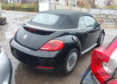 2014 Volkswagen Beetle 2.5L z USA, uszkodzony, nr VIN 3VW5P7AT9EM800753